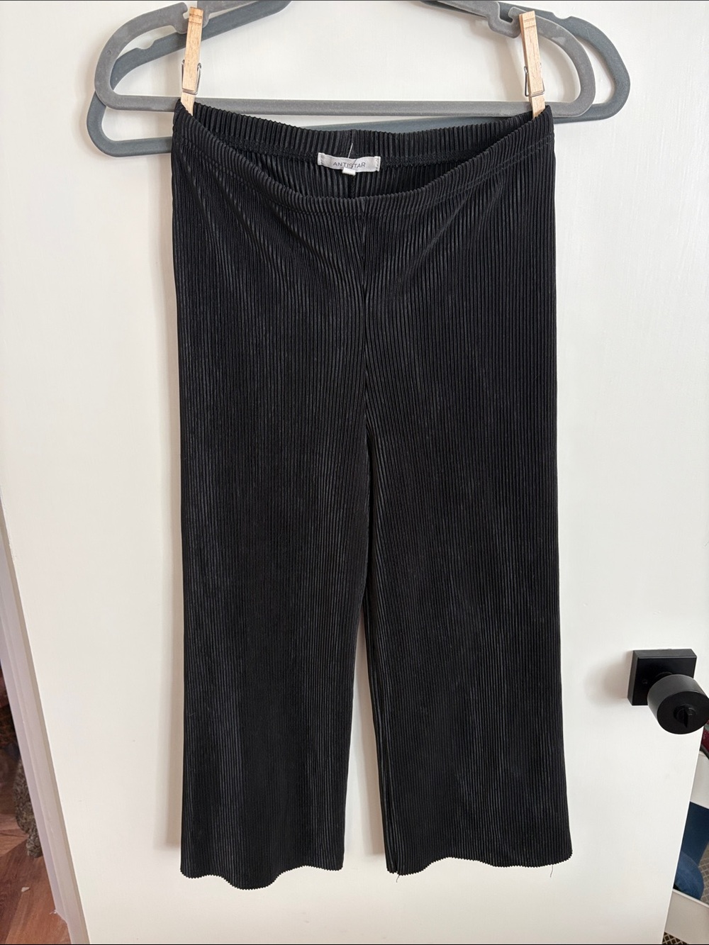 Women's Black Ribbed Wide-Leg Pants